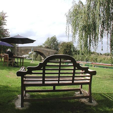 The Trout At Tadpole Bridge Hotell Faringdon Eksteriør bilde